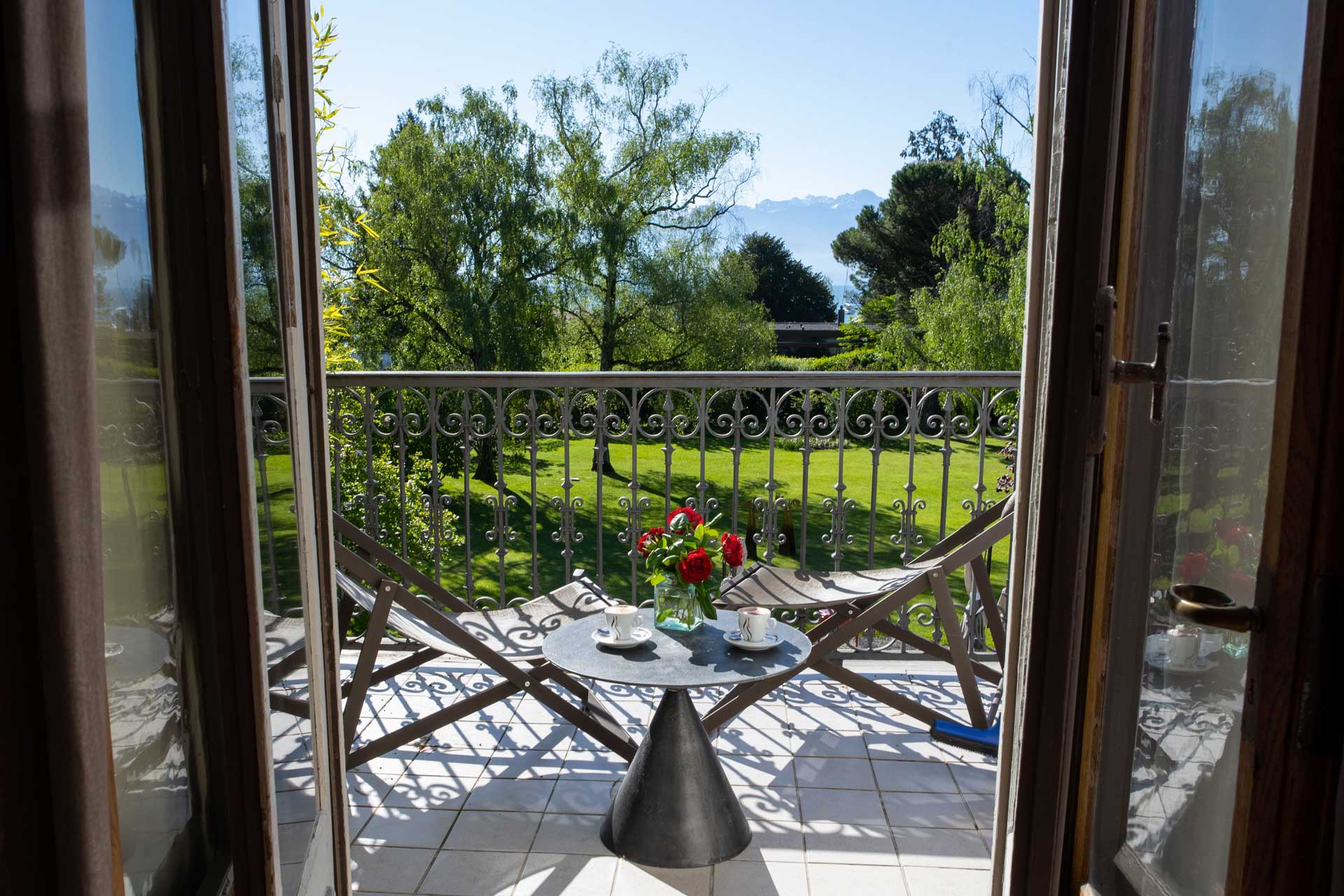 Chambre vue lac terrasse Morges, chambre Ernest